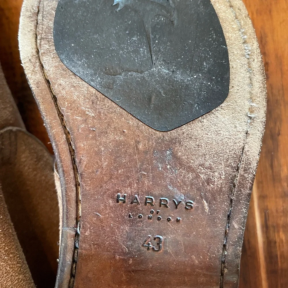 Harry's of London Brown Chukka Boots with Suede Finish
